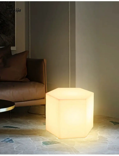 YUNLU Hexagonal Side Table Lamp from MODENG