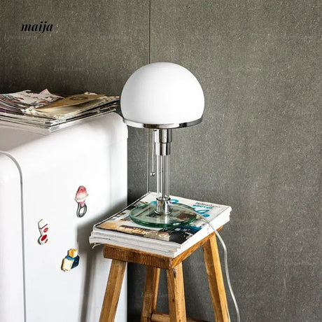 LYNN Bauhaus Vintage Table Lamp from Lynn's Lamp