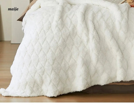 MAN YUE HOME Plush Knitted Duvet for Scandinavian Style Sofas from MAN YUE HOME