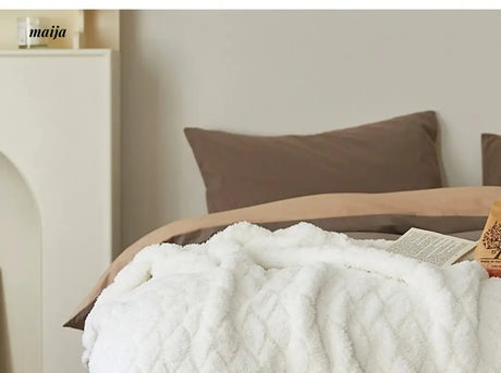 MAN YUE HOME Plush Knitted Duvet for Scandinavian Style Sofas from MAN YUE HOME