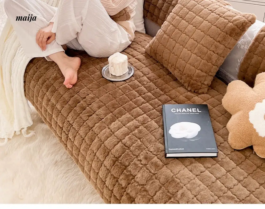 MAN YUE HOME Advanced Plush Pillow Four Seasons with Scarf from JOINFIT