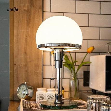 LYNN Bauhaus Vintage Table Lamp from Lynn's Lamp
