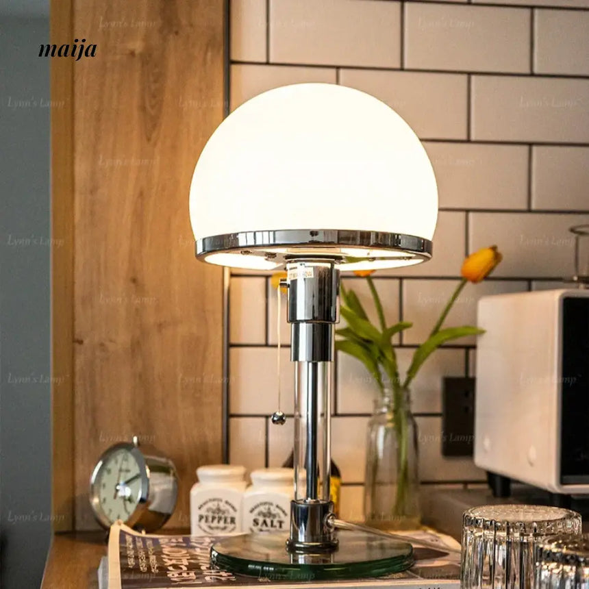 LYNN Bauhaus Vintage Table Lamp from Lynn's Lamp