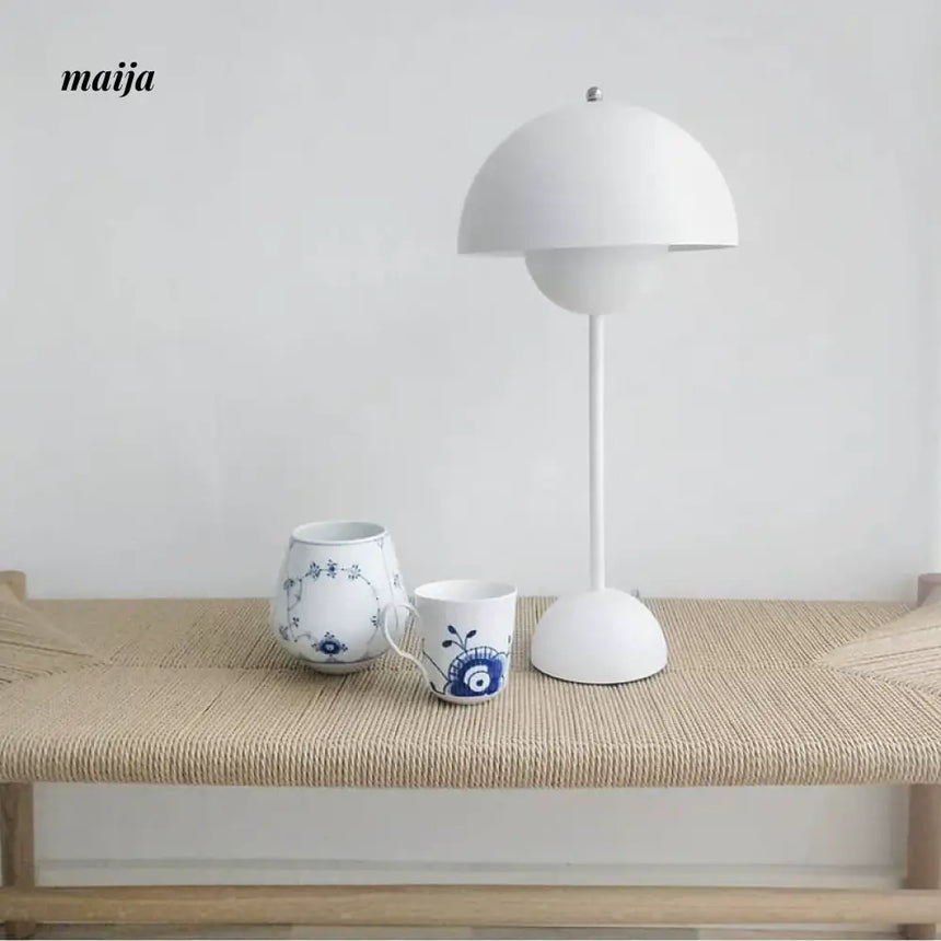 ALISA Lyra Minimalistic Table Lamp from ALISA