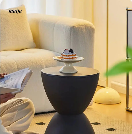 Colourful Hourglass Stool from BENCHAO