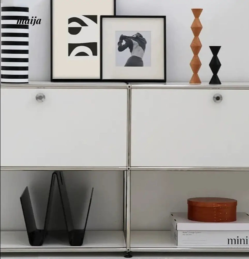 COLOURHUNTER Glossy Black Scandinavian Silver Retro Candle Holder from maija