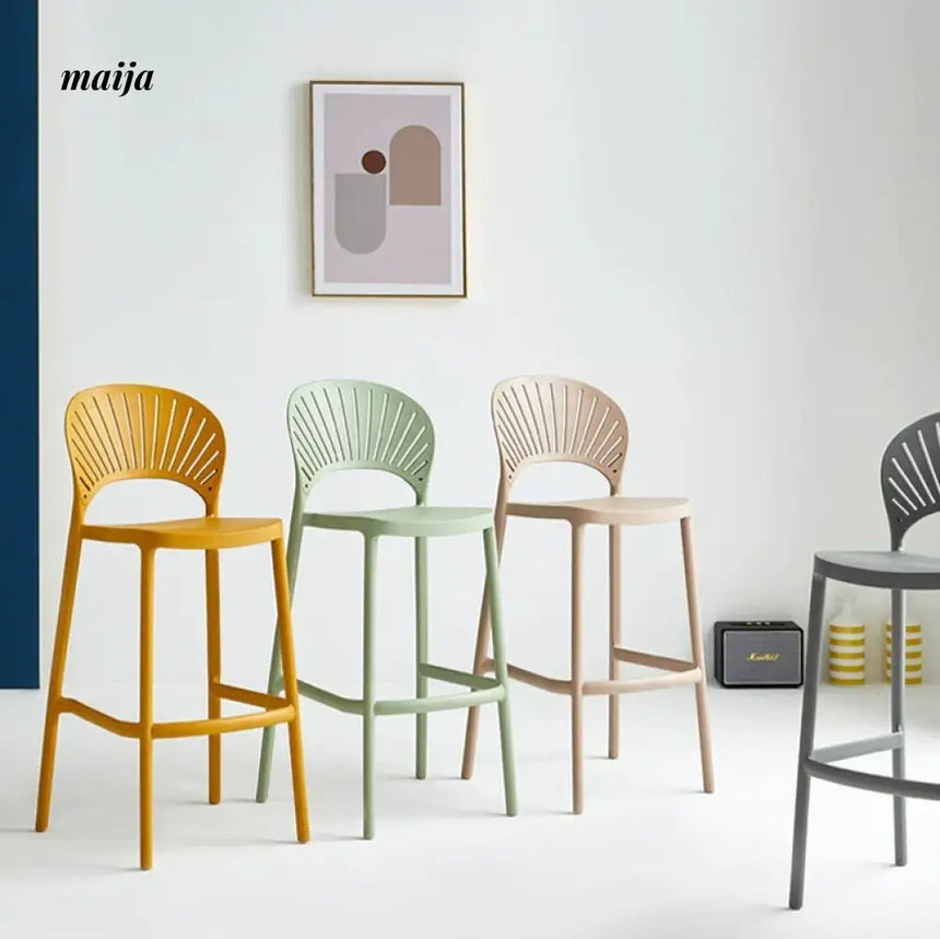 Wanda Plastic Bar Stool