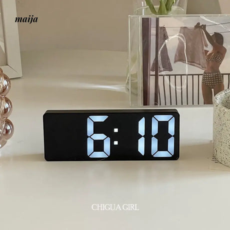 MELONGIRL Electronic Universal Clock from MELONGIRL