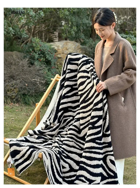 Zebra Half Edge Blanket from Miyixun