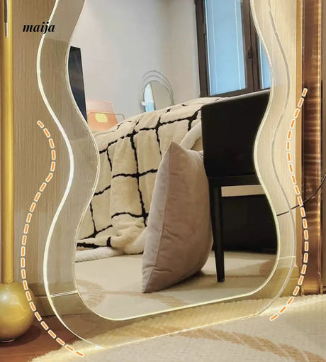 Acrylic Wavy Mirror from Artisan Mirrors
