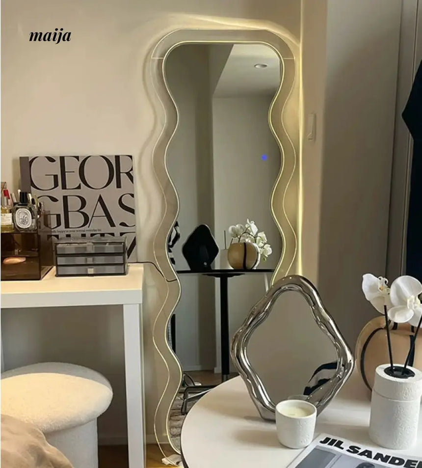 Acrylic Wavy Mirror from Artisan Mirrors
