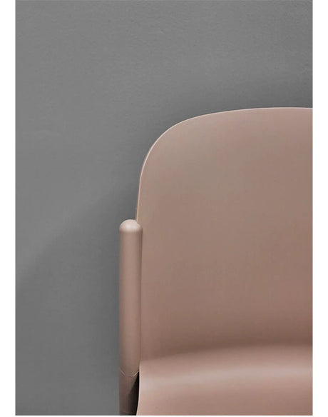ABOUT WHITE Alaric Sleek Ergonomic High Chair from ABOUT WHITE