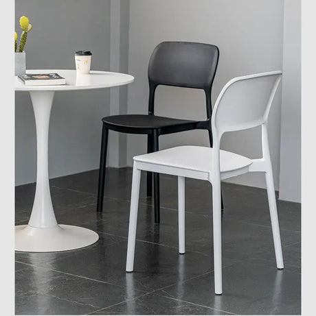 ABOUT WHITE Arvid Chic Ergonomic Highchair from ABOUT WHITE