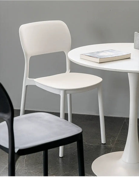 ABOUT WHITE Arvid Chic Ergonomic Highchair from ABOUT WHITE