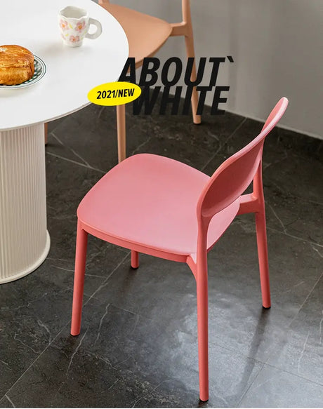 ABOUT WHITE Arvid Chic Ergonomic Highchair from ABOUT WHITE
