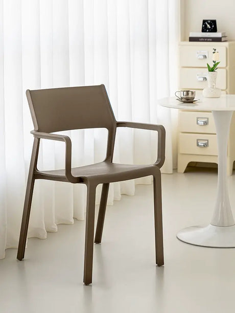ABOUT WHITE LYSANDER Modern Minimalist Plastic Dining Chair from ABOUT WHITE