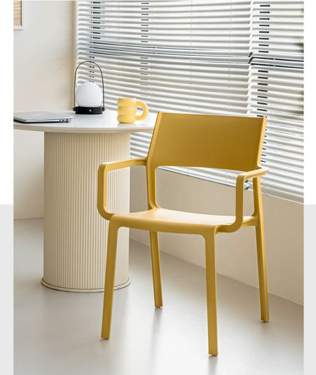 ABOUT WHITE LYSANDER Modern Minimalist Plastic Dining Chair from ABOUT WHITE