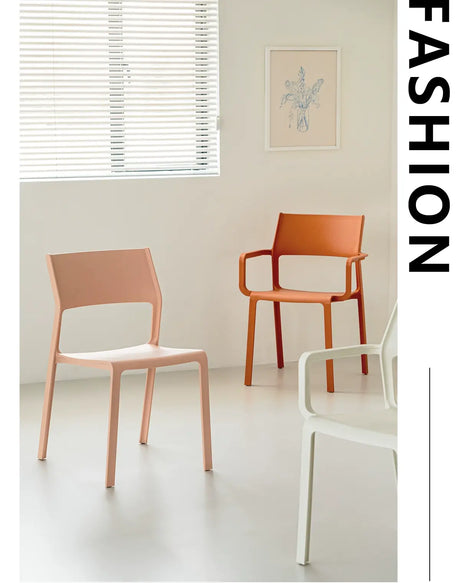 ABOUT WHITE LYSANDER Modern Minimalist Plastic Dining Chair from ABOUT WHITE