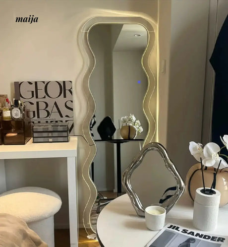 Acrylic Wavy Mirror from Artisan Mirrors