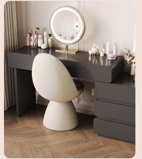 FANMINGDI Celestra Elegant Luxury Swivel Makeup Chair from FANMINGDI