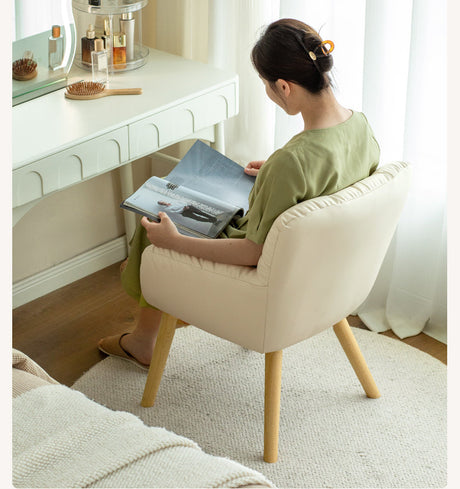 GENJI Akira Sleek Creamy Makeup Stool from GENJI