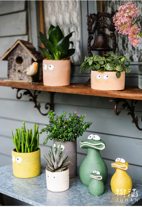 JUHAN Aeliana Vintage Floral Vibrant Flowerpot from JUHAN