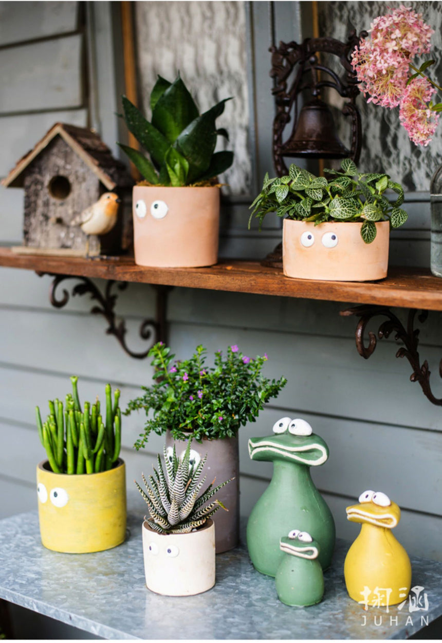 JUHAN Aeliana Vintage Floral Vibrant Flowerpot from JUHAN