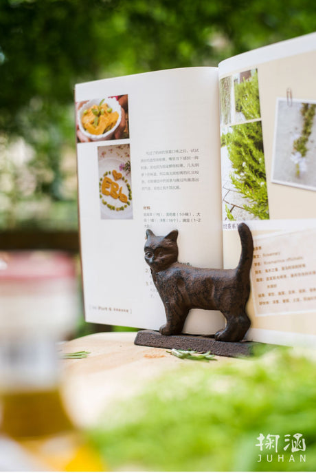 JUHAN Aizawa Vintage Cast Iron Paper Towel Stand from JUHAN