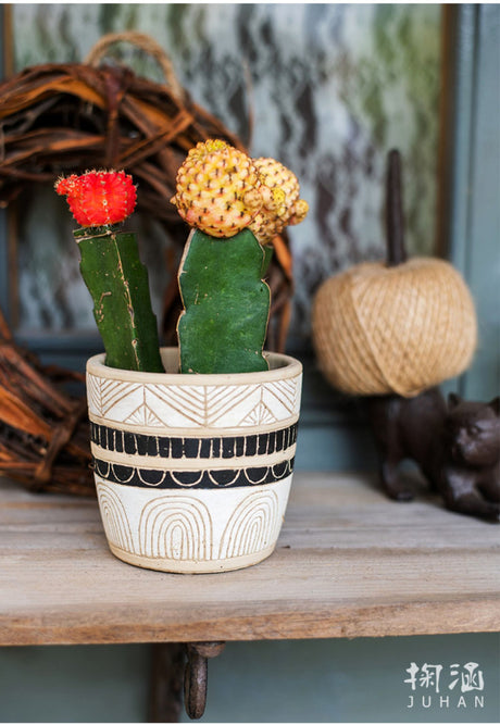 JUHAN Aveline Vintage Garden Ornament Extra-Large Flower Pot from JUHAN