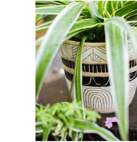 JUHAN Aveline Vintage Garden Ornament Extra-Large Flower Pot from JUHAN