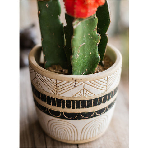 JUHAN Aveline Vintage Garden Ornament Extra-Large Flower Pot from JUHAN
