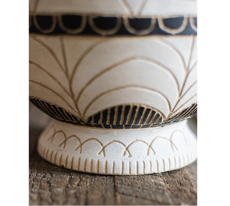 JUHAN Aveline Vintage Garden Ornament Extra-Large Flower Pot from JUHAN