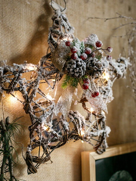 JUHAN Elowen Festive Heart-Shaped Wall Ring Decor from JUHAN