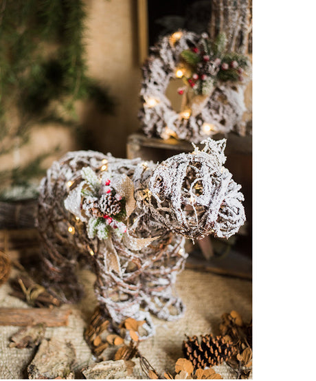 JUHAN Elowen Festive Heart-Shaped Wall Ring Decor from JUHAN