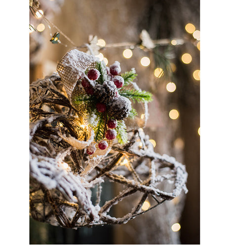 JUHAN Elowen Festive Heart-Shaped Wall Ring Decor from JUHAN