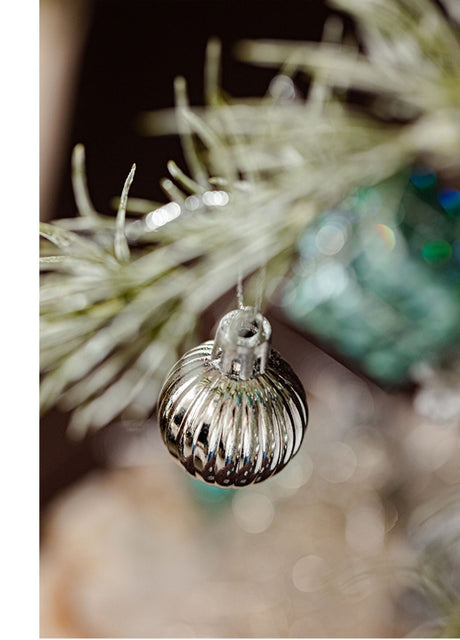 JUHAN Isolde Festive Decorative Pendant Set Layout from JUHAN