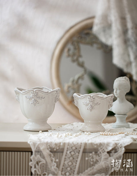 JUHAN Lysandra Vintage Floral Elegant Flowerpot Decorations from JUHAN