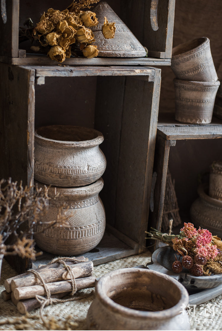 JUHAN Mariposa Vintage Unglazed Flower Pot from JUHAN