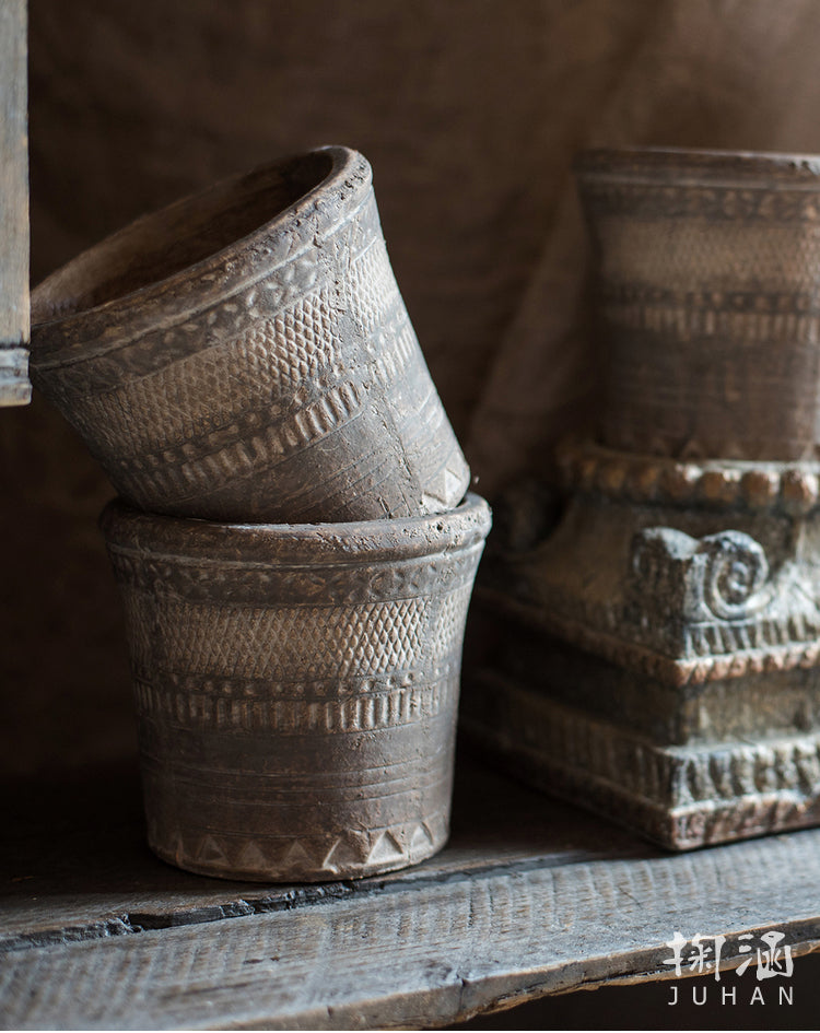JUHAN Mariposa Vintage Unglazed Flower Pot from JUHAN