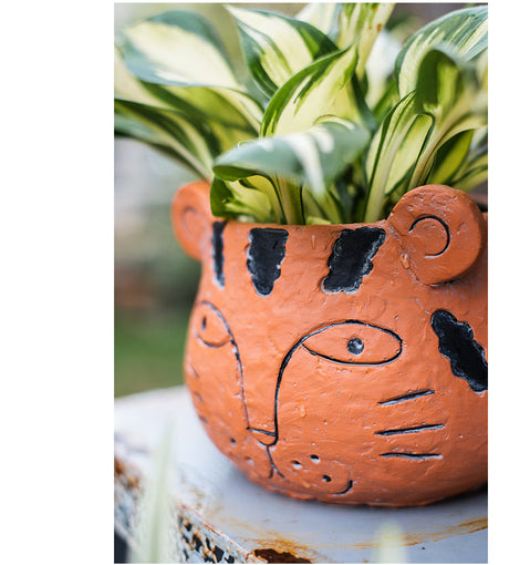 JUHAN Mireille Artistic Floral Clay Flowerpot Decor from JUHAN