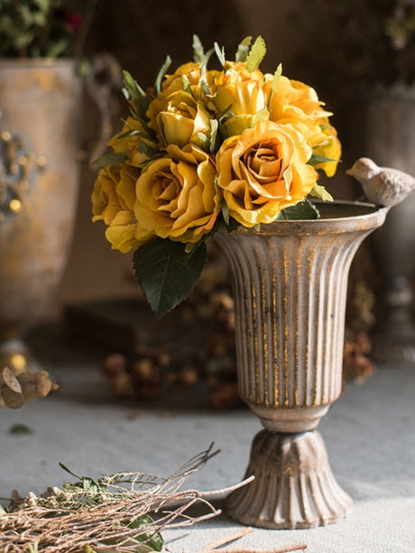 JUHAN melancholy_adrianne Elegant Vintage Vase from JUHAN