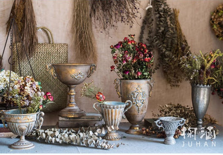 JUHAN melancholy_adrianne Elegant Vintage Vase from JUHAN