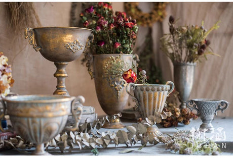 JUHAN melancholy_adrianne Elegant Vintage Vase from JUHAN