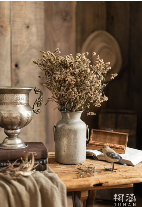 JUHAN melancholy_adrianne Elegant Vintage Vase from JUHAN