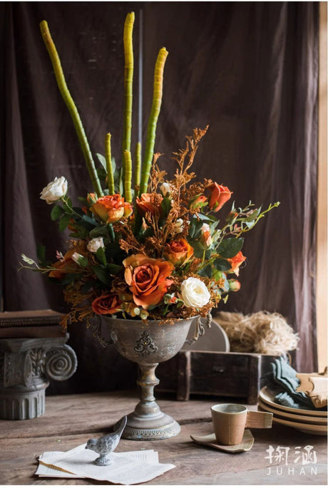 JUHAN melancholy_adrianne Elegant Vintage Vase from JUHAN