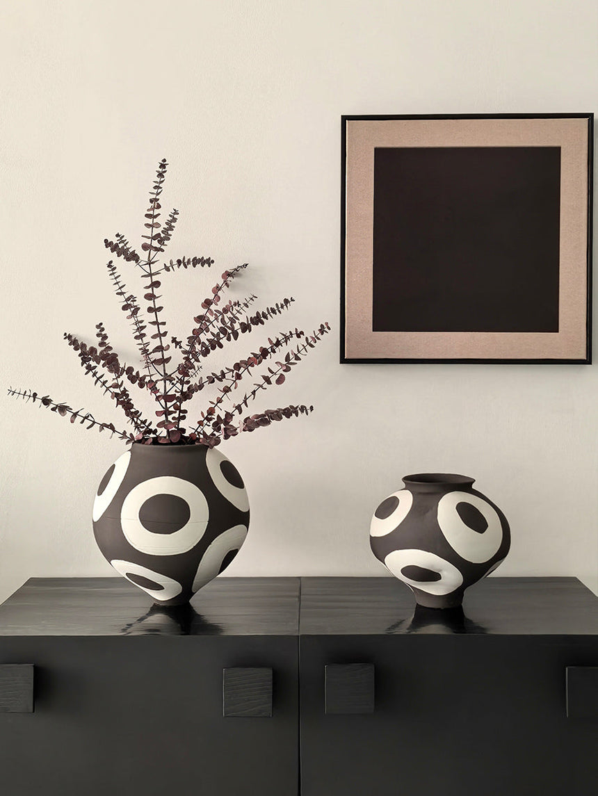 LIVETAI Carmine High-End Abstract Ceramic Vase from LIVETAI