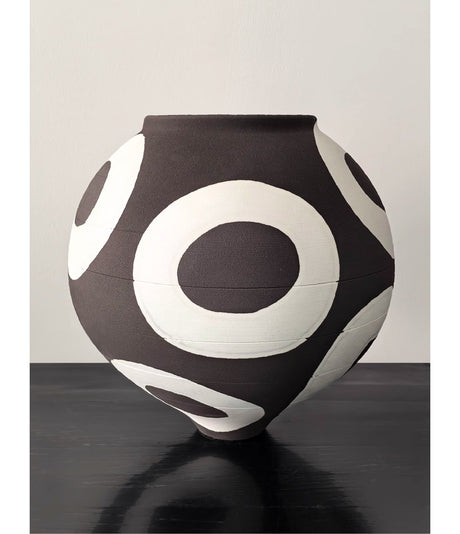 LIVETAI Carmine High-End Abstract Ceramic Vase from LIVETAI