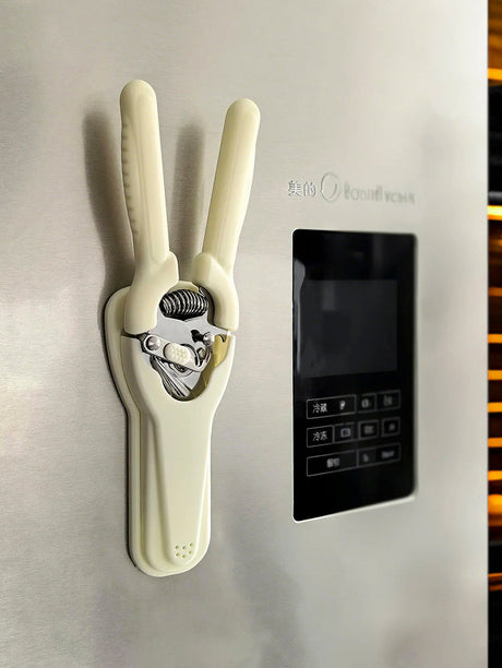 LIVETAI Isadora Magnetic Multifunctional Kitchen Scissors from LIVETAI