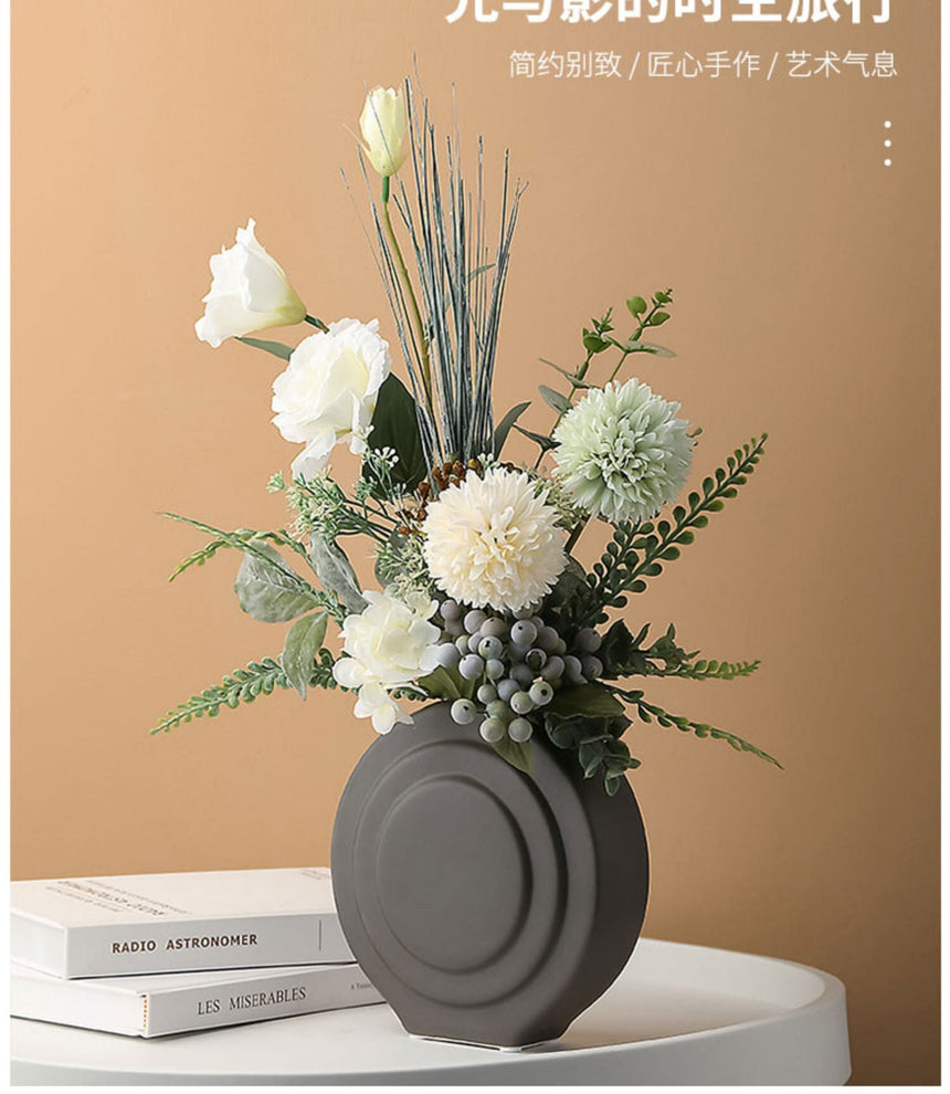 LIVETAI Isolde Elegant Nordic Art Ceramics Flower Relief Pack from LIVETAI