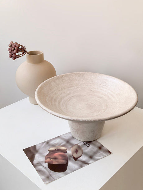 LIVETAI Kinoshita Elegant Wabi-Sabi Ceramic Fruit Plate from LIVETAI